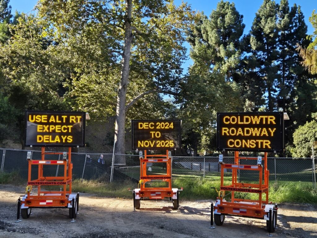variable message signs with trailers